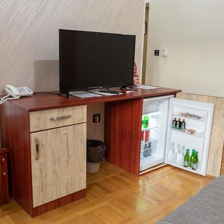 Hotel Kutko Pančevo Εξωτερικό φωτογραφία