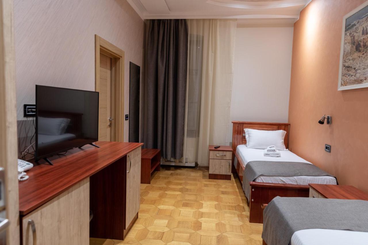 Hotel Kutko Pančevo Εξωτερικό φωτογραφία